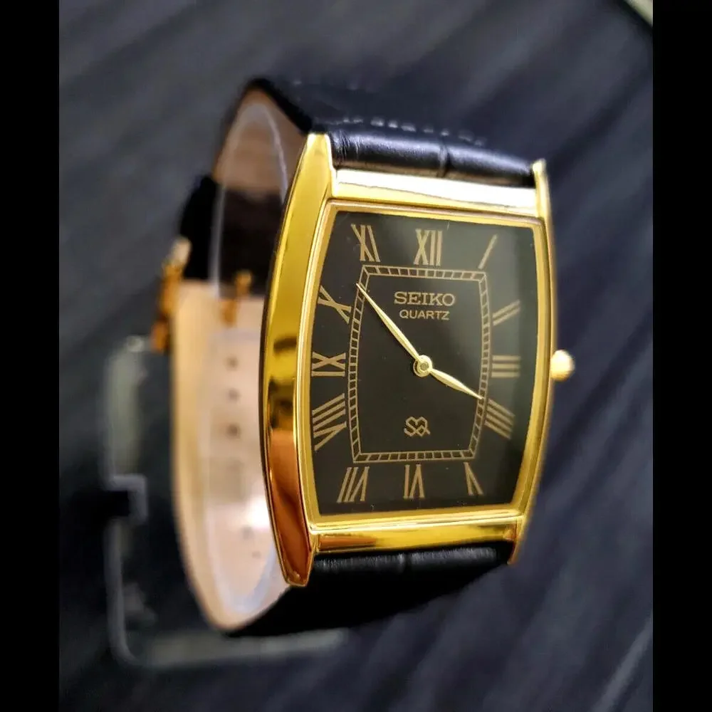 *Vintage Men's Barrel Tank‎ Gold Black Watch New Mvt & Batt